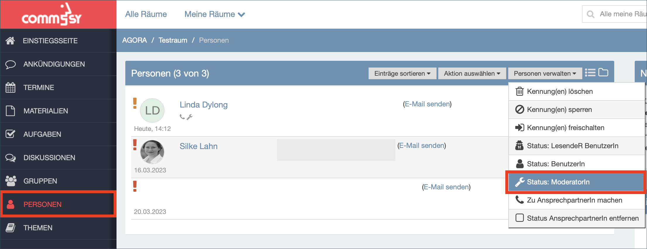 Screenshot 'Personen'-Seite des Raumes. Unter 'Aktion auswählen' die Einstellung 'Status: ModeratorIn' hervorgehoben.
